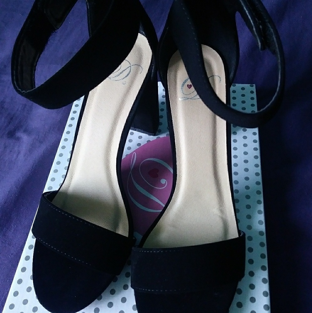 Elton-s Heels